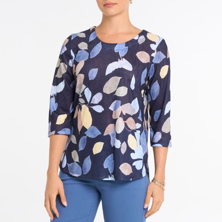 Dana exclusive crewneck print top in 3/4 sleeve