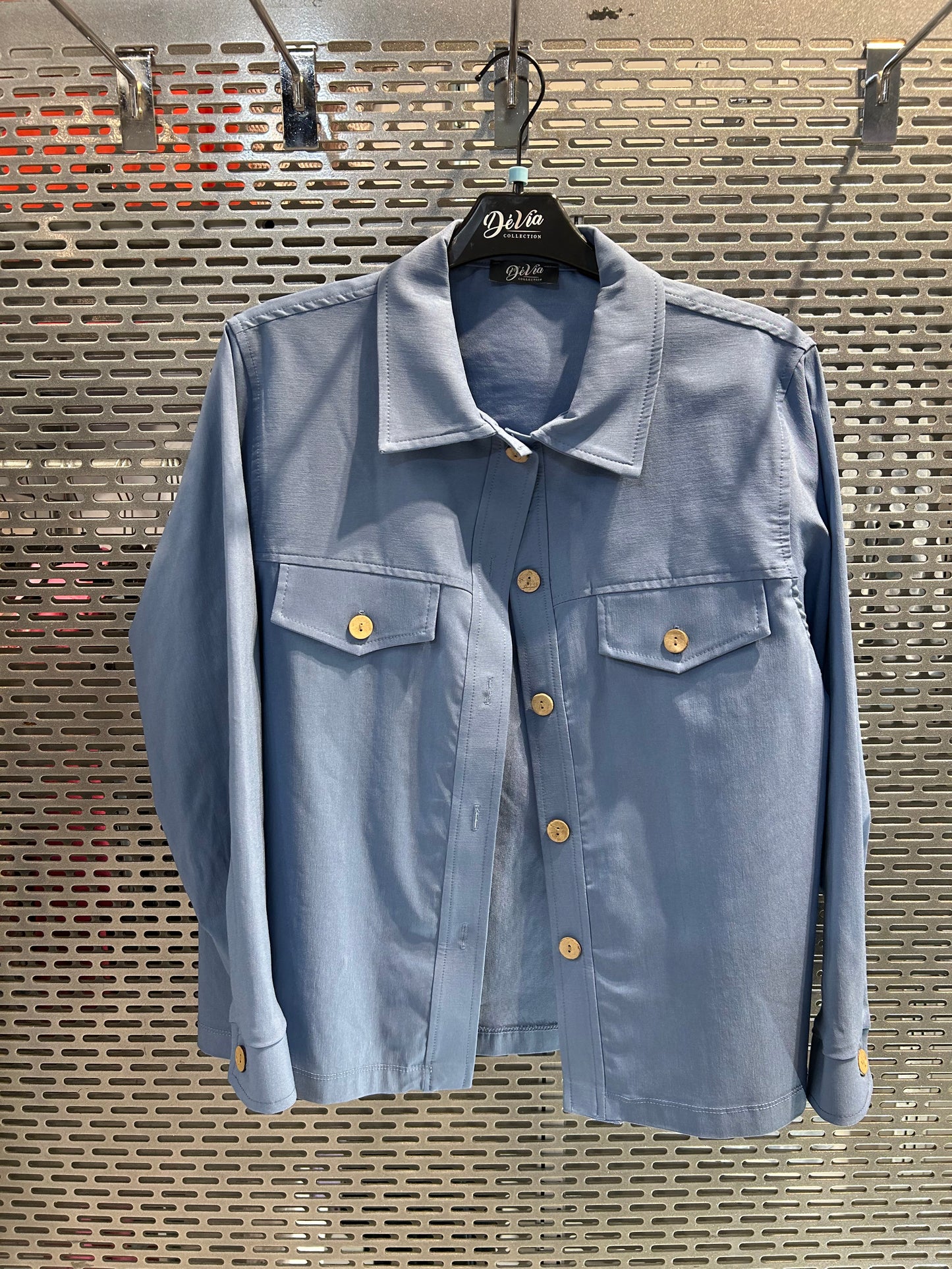Stretch jean jacket with pockets