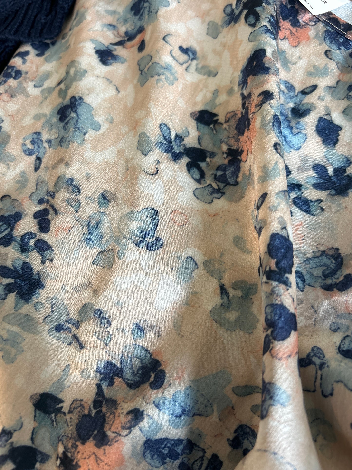 Sara satin peach print cap sleeve top