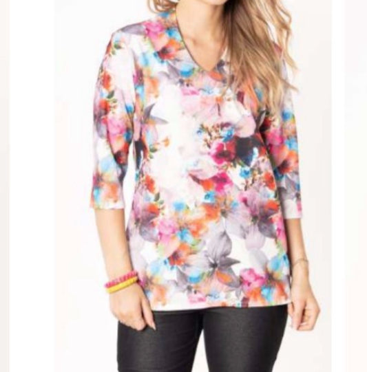 Julia petite high V neck top in 3/4 sleeves