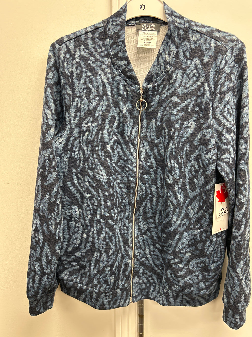 Blue brocade zipper jacket with pockets