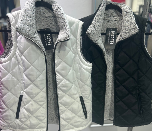 Mia reversible fall vest with zipper