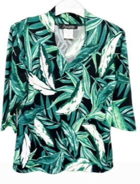 Green fern petite high V neck top in 3/4 sleeves