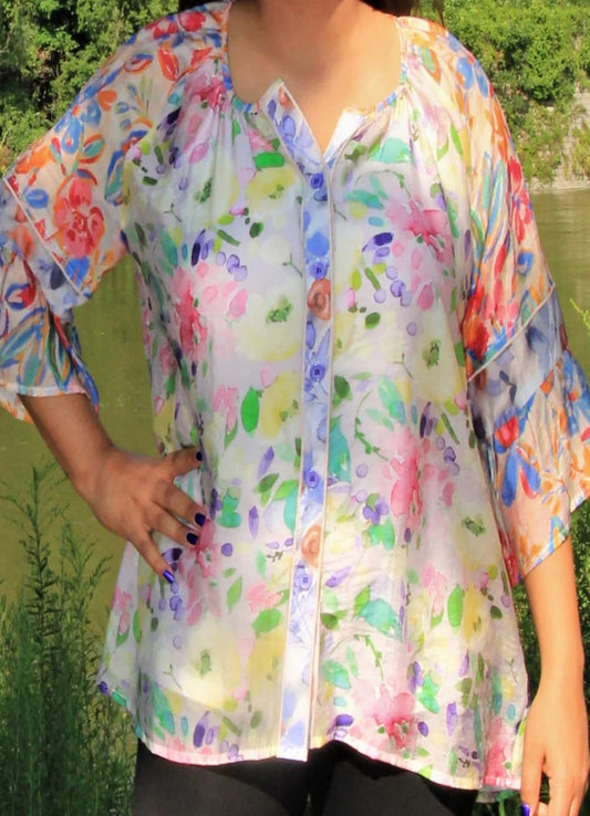 Floral printed crewneck blouse with flutter 3/4 sleeves