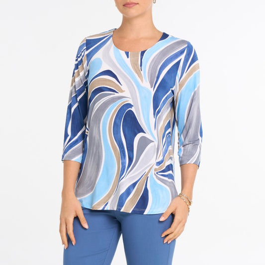 Deja exclusive crewneck print top in 3/4 sleeve