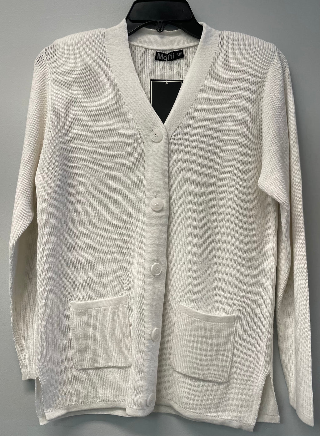 V-neck cardigan with pockets